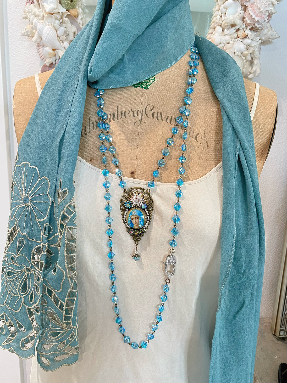 Exquisite Blue Mary Choices