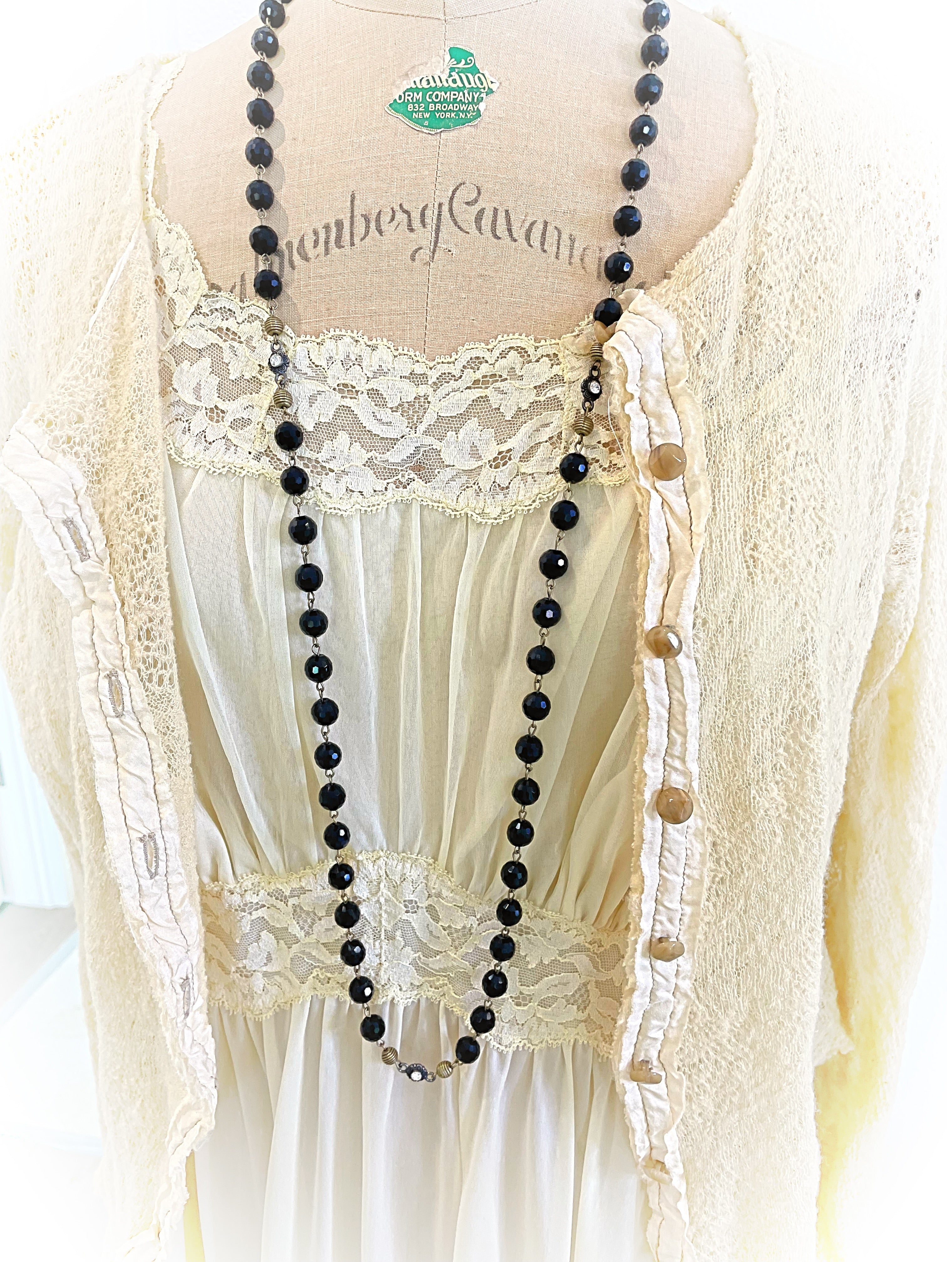 Noir Essential Layer