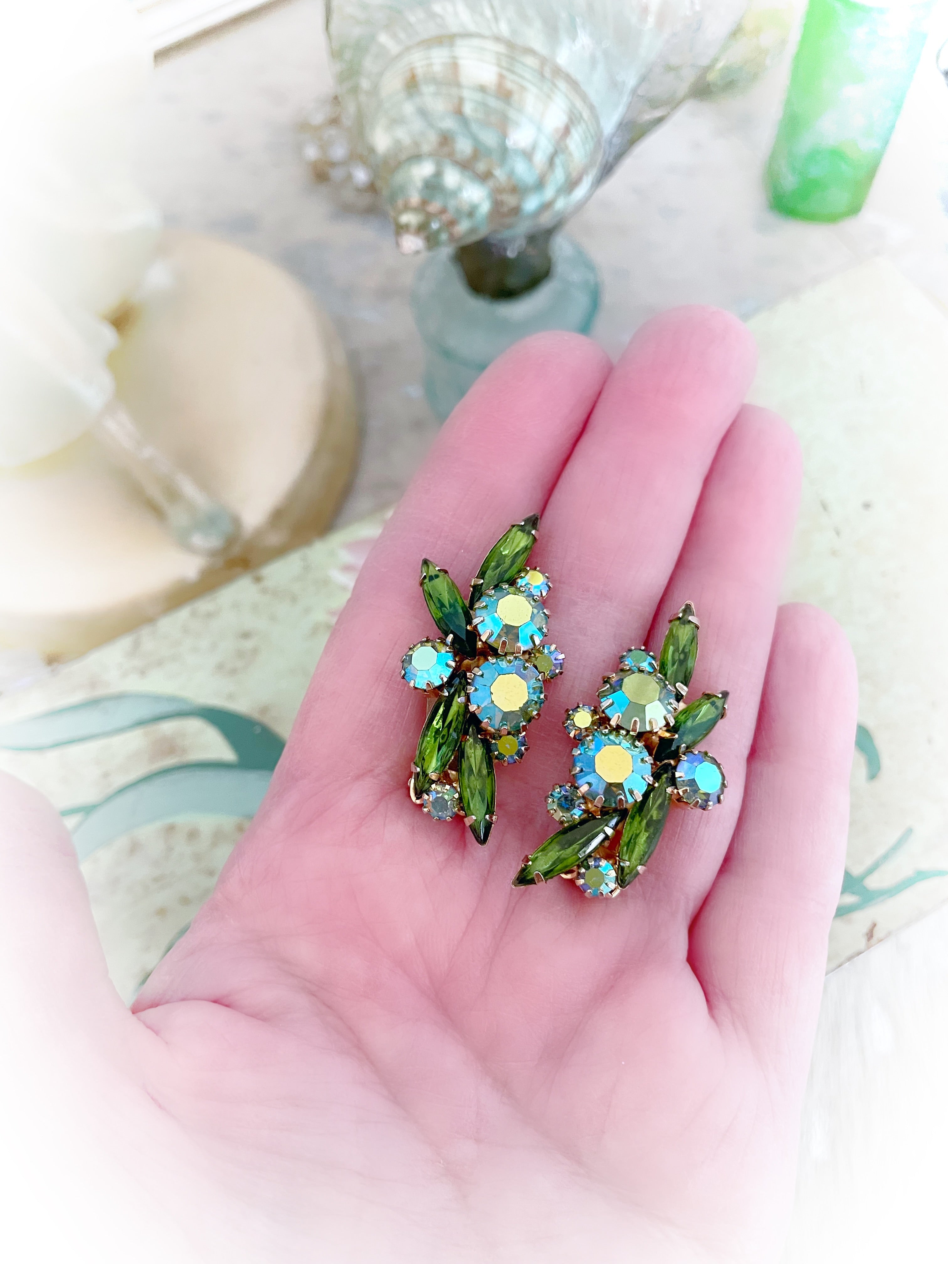 Retro Green Spray Earrings
