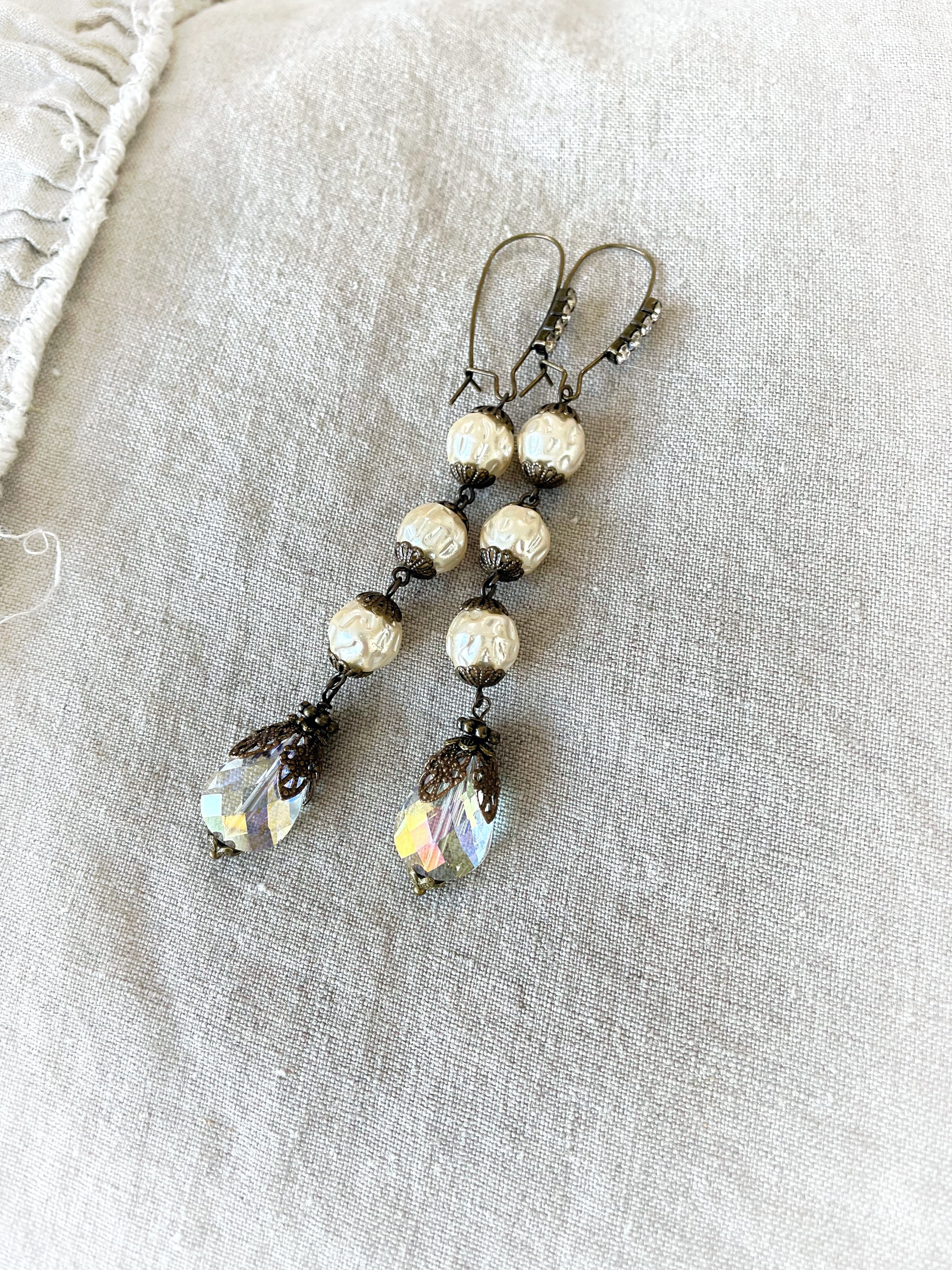 Swinging Pearls