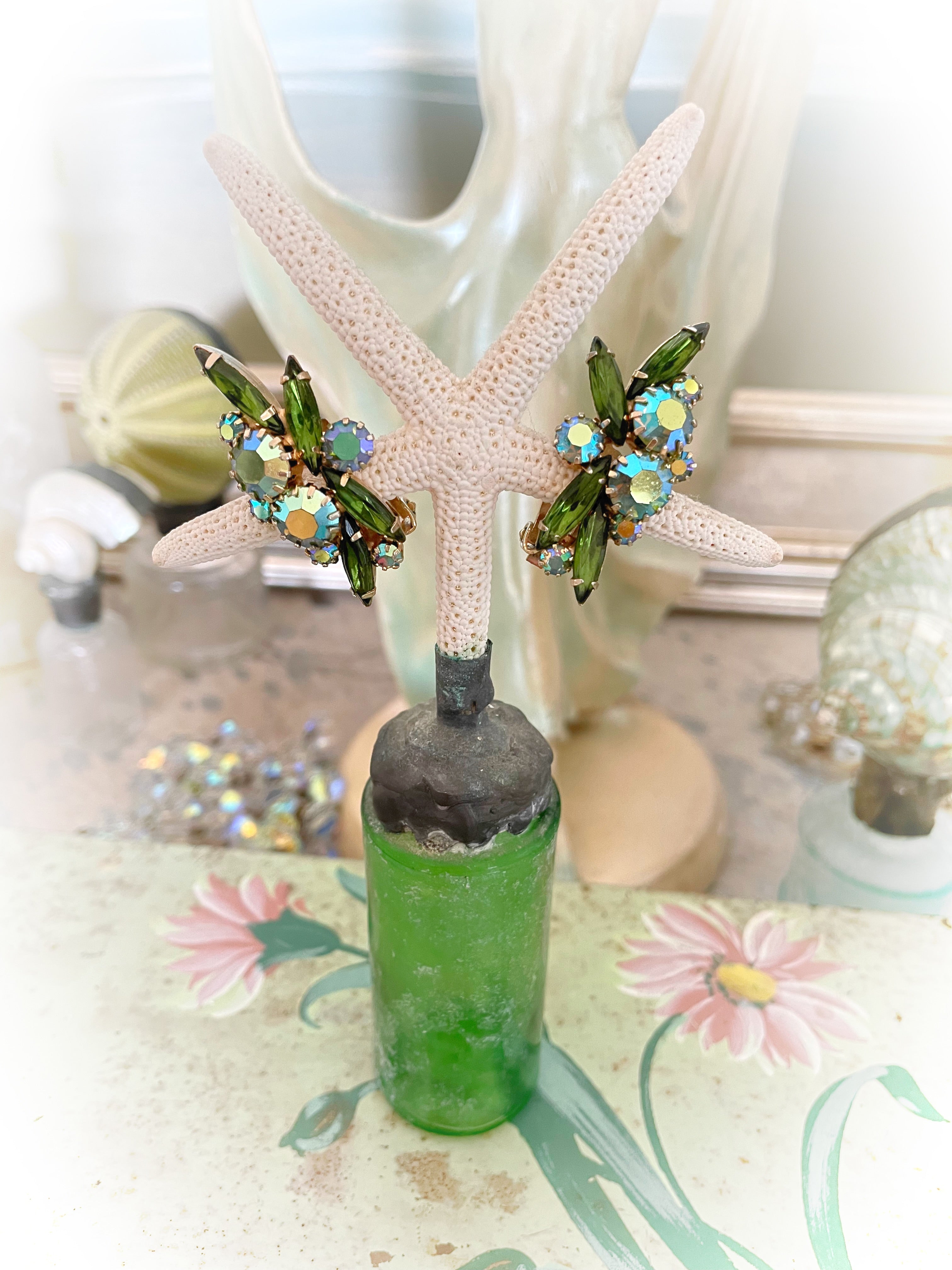 Retro Green Spray Earrings