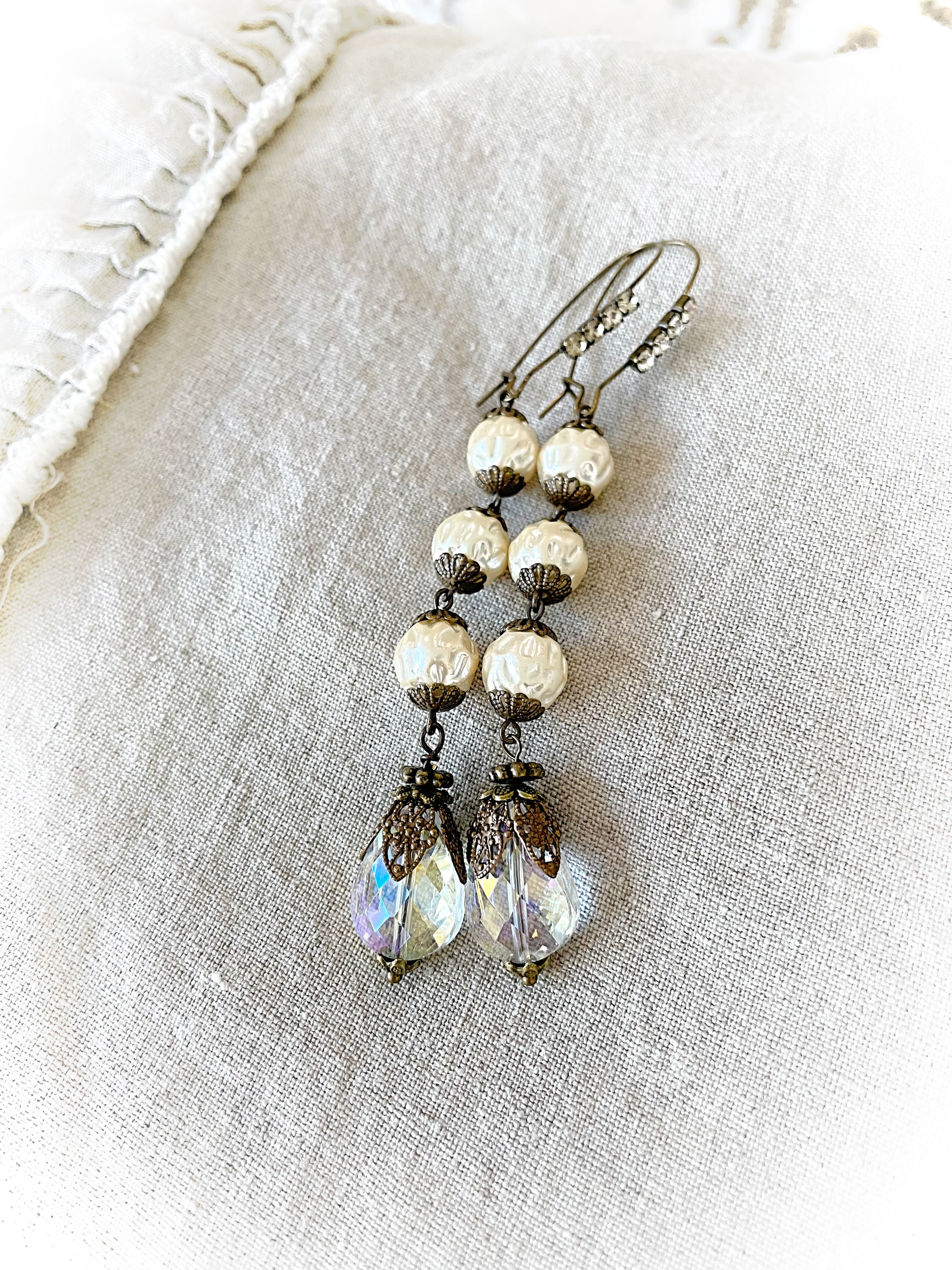 Swinging Pearls