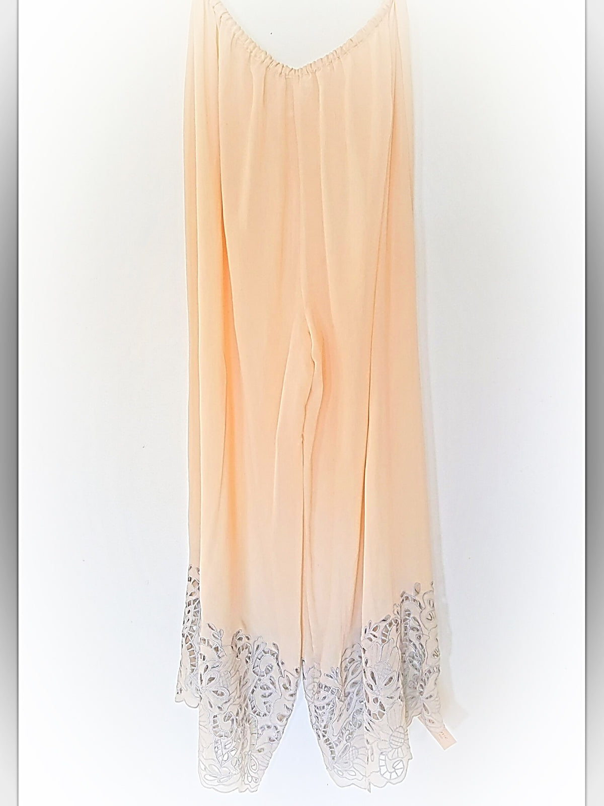 Floating And Flowy