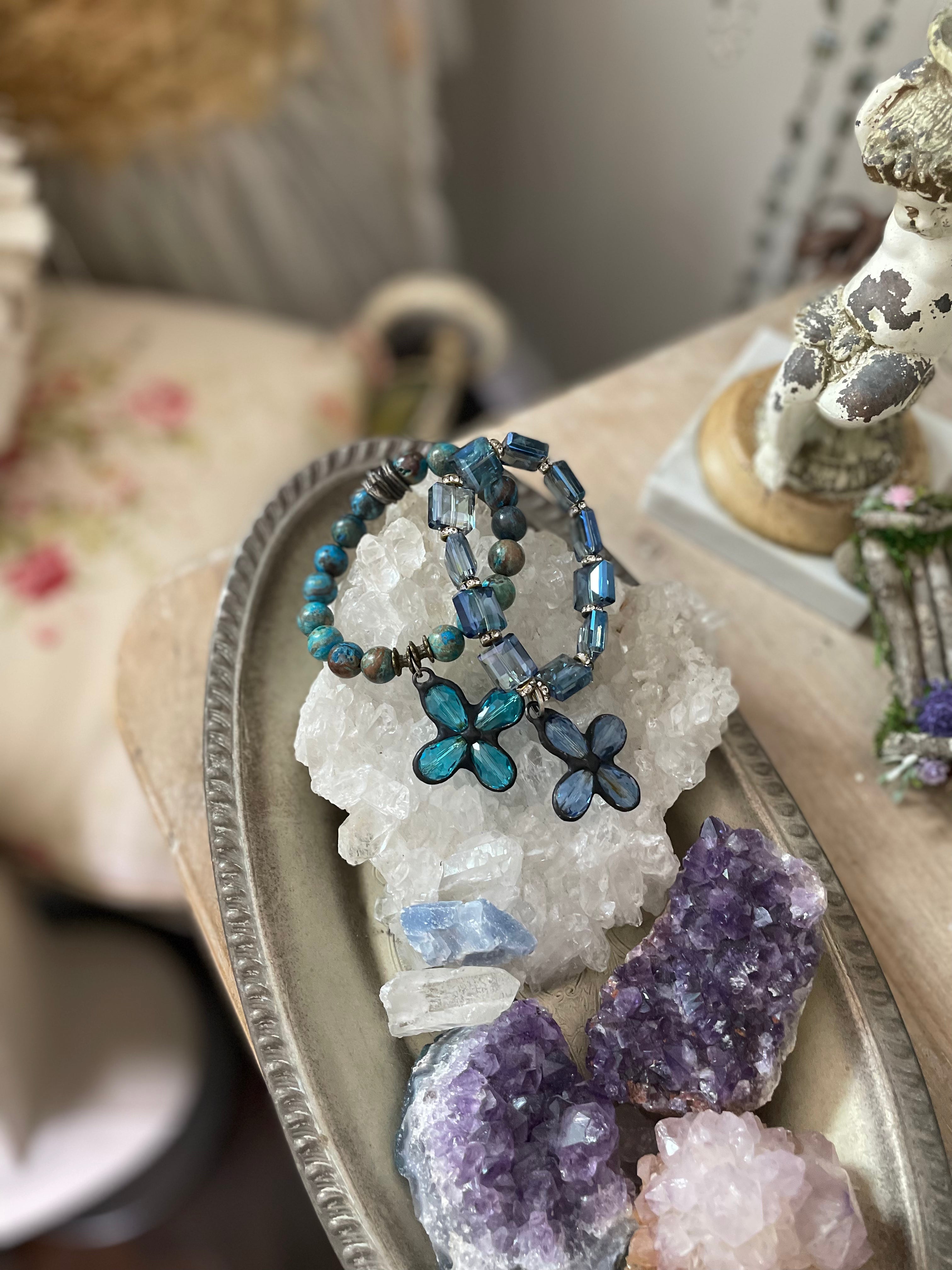 Turquoise Saint