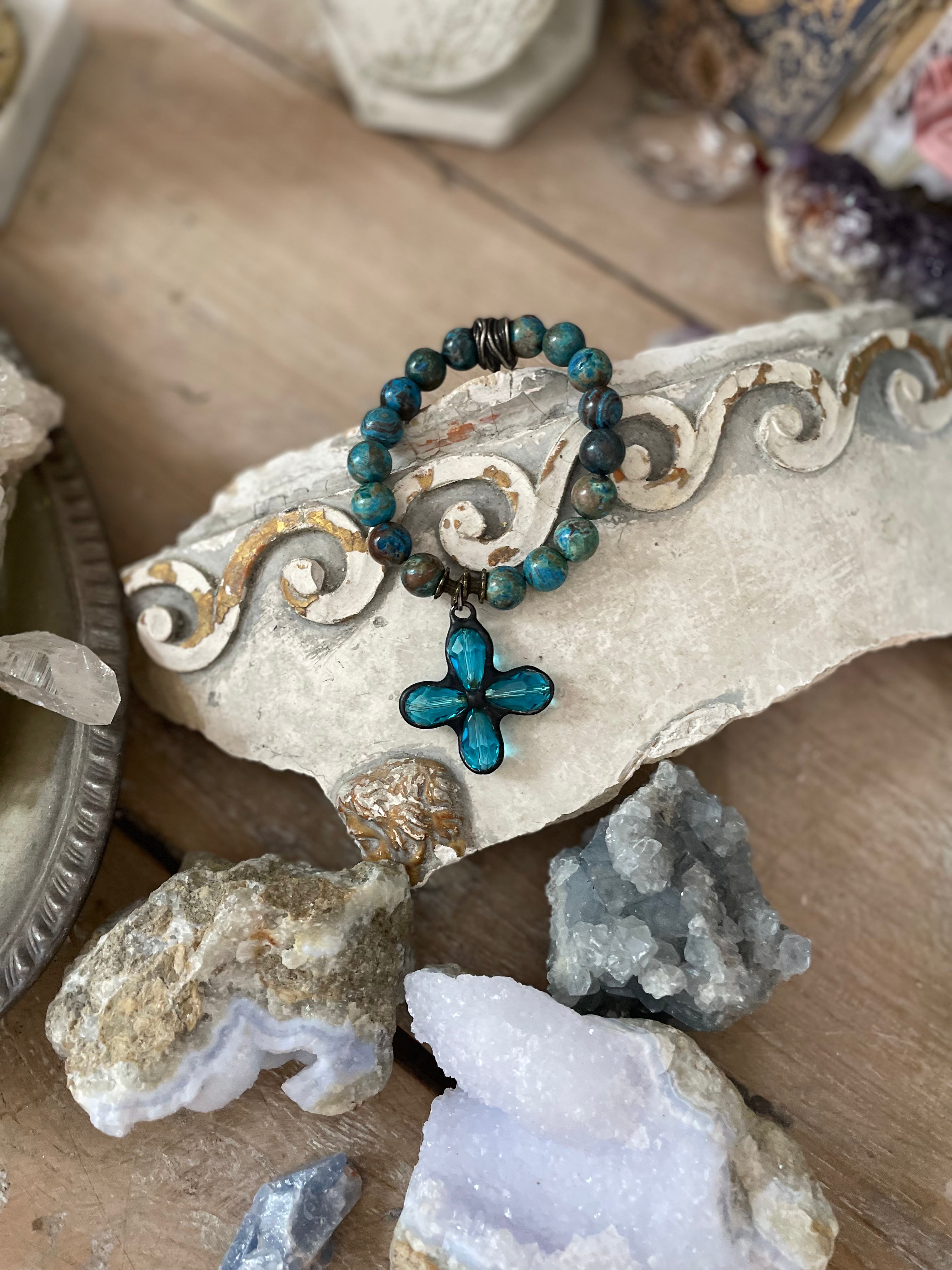 Turquoise Saint