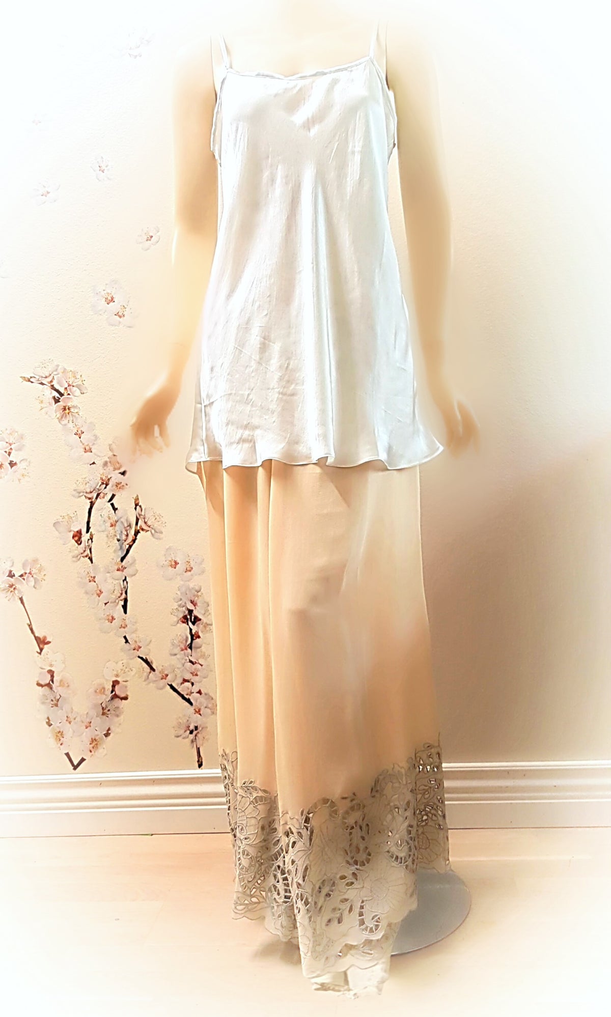 Floating And Flowy