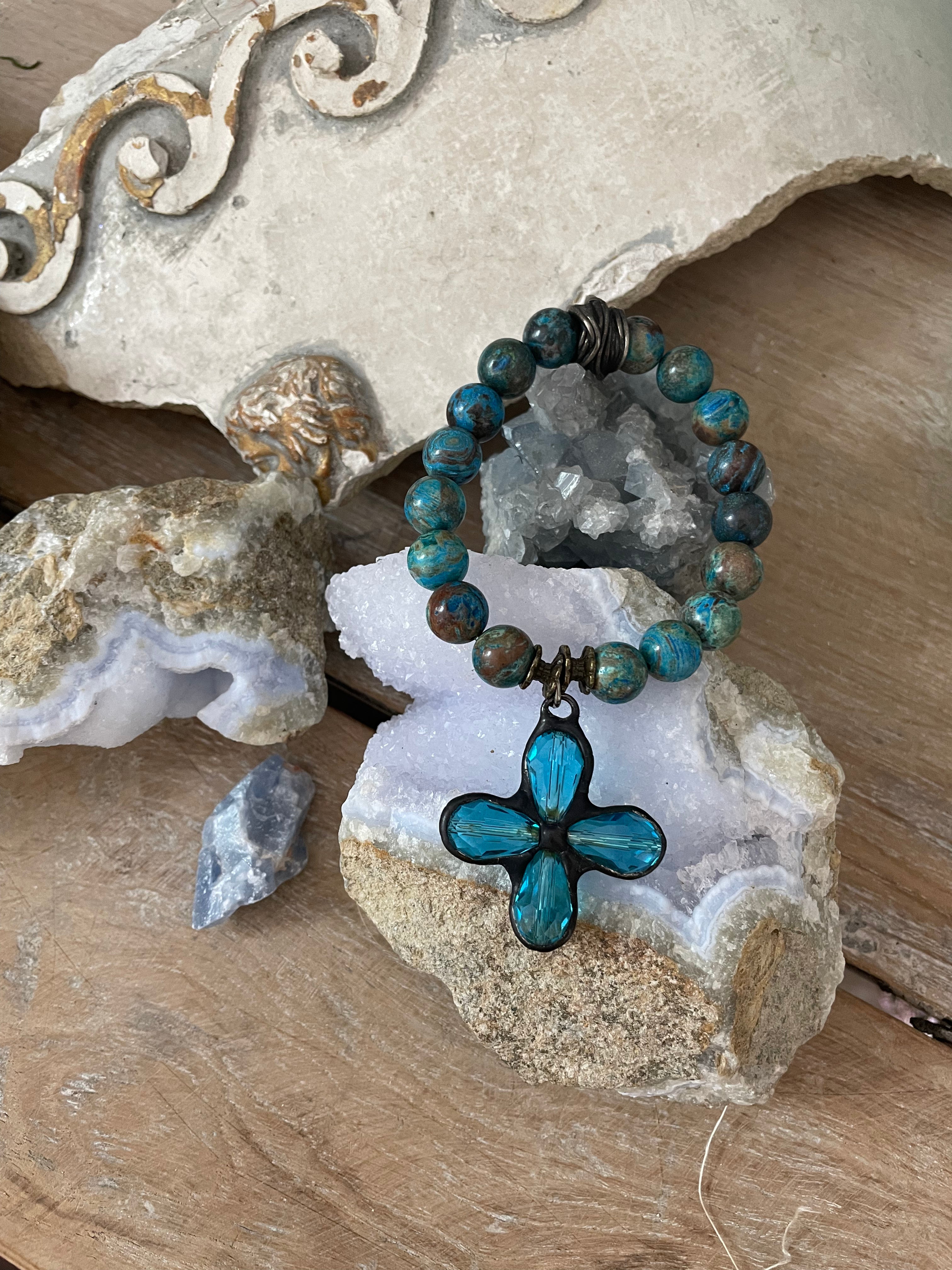Turquoise Saint